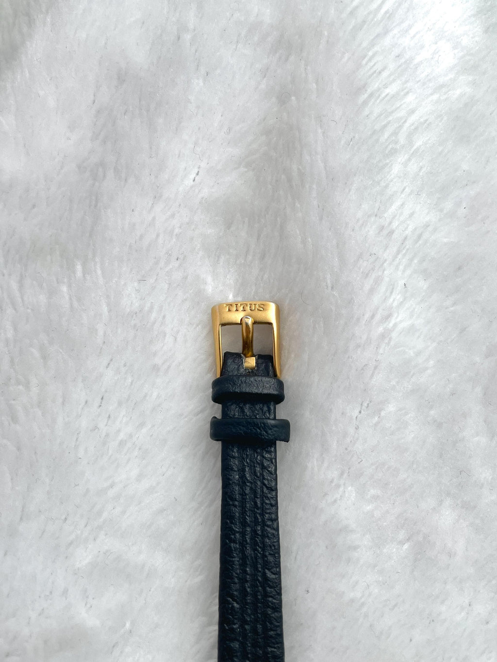 Solvil et Titus Oval Roman Gold Tone