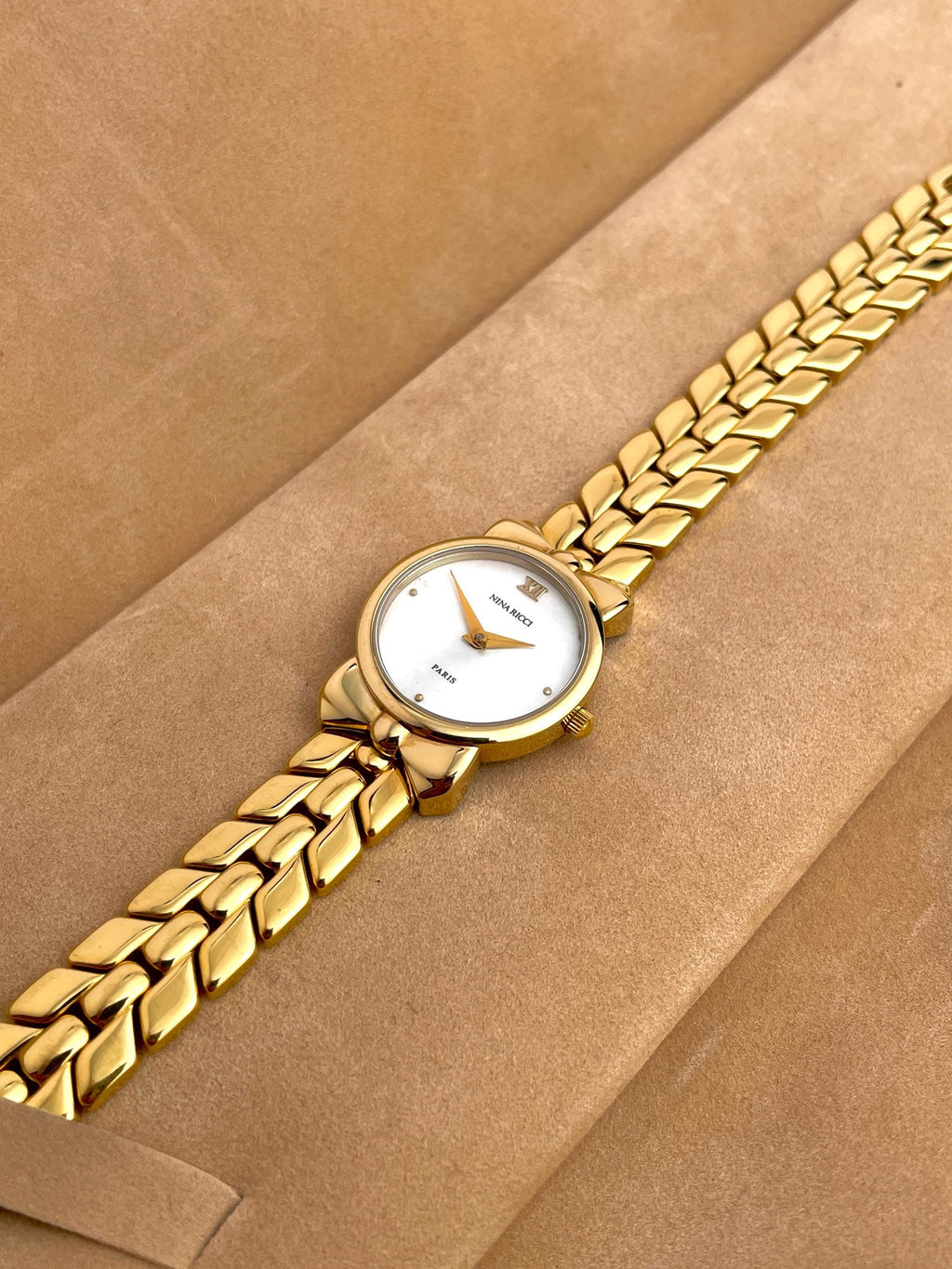 Nina Ricci D954 Gold Tone Ribbon