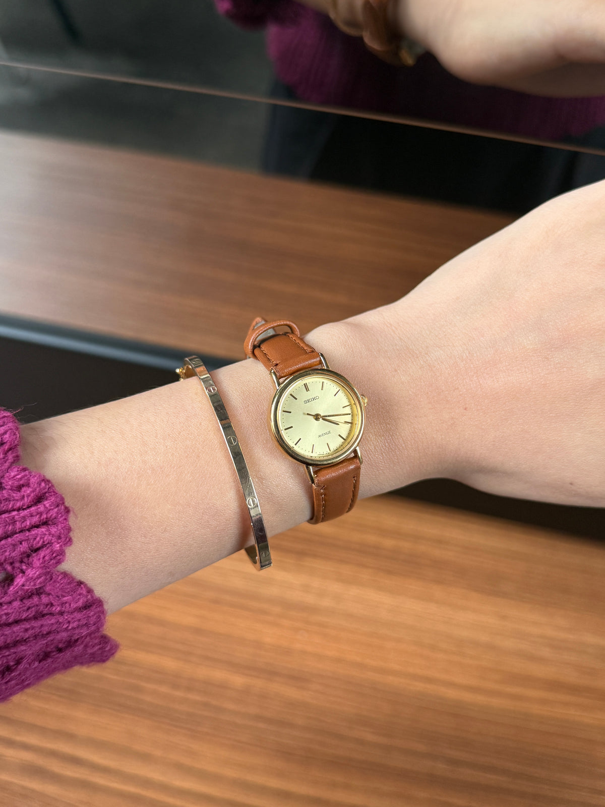 Vintage Seiko Avenue Round Gold