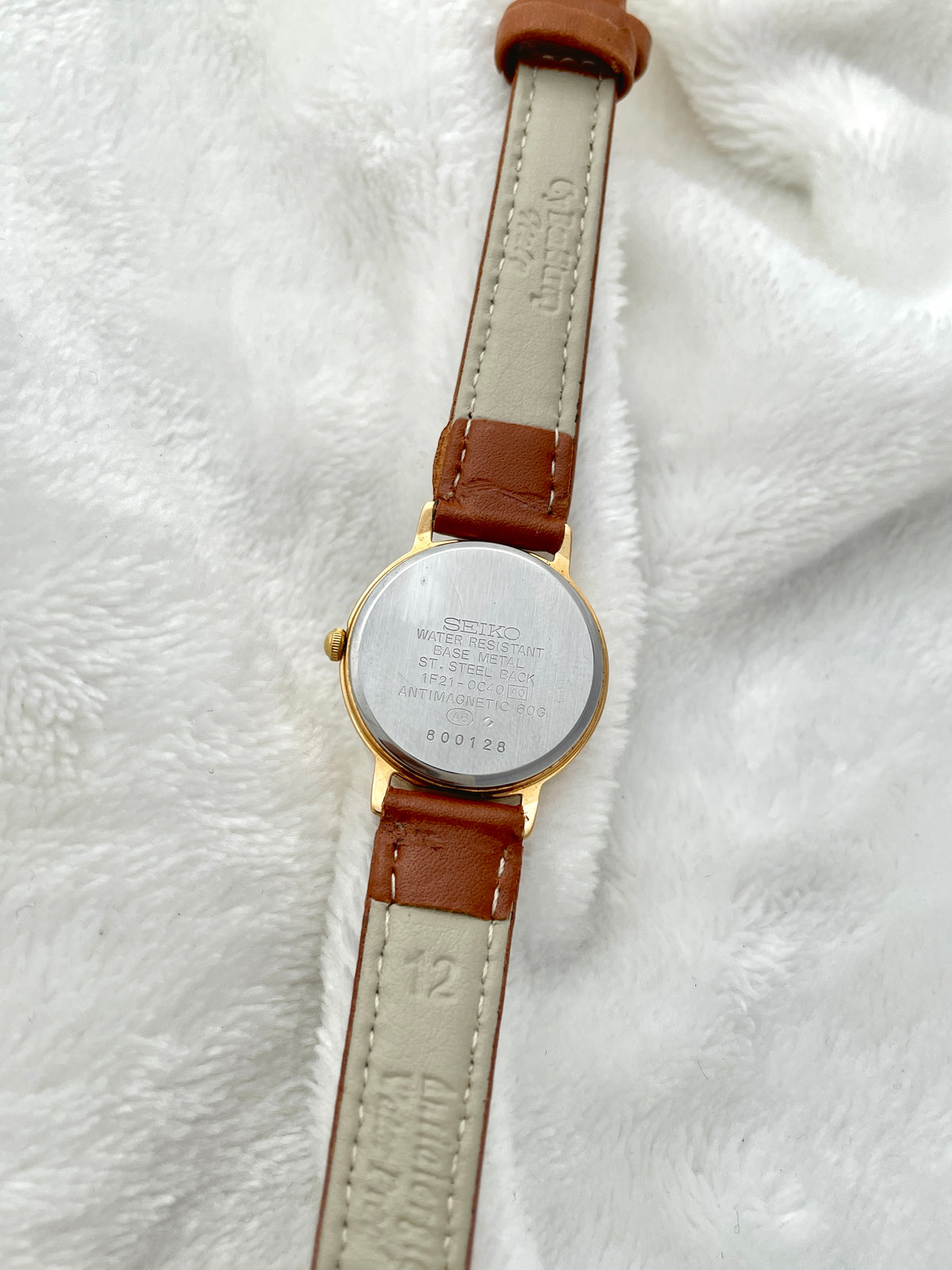 Vintage Seiko Avenue Round Gold