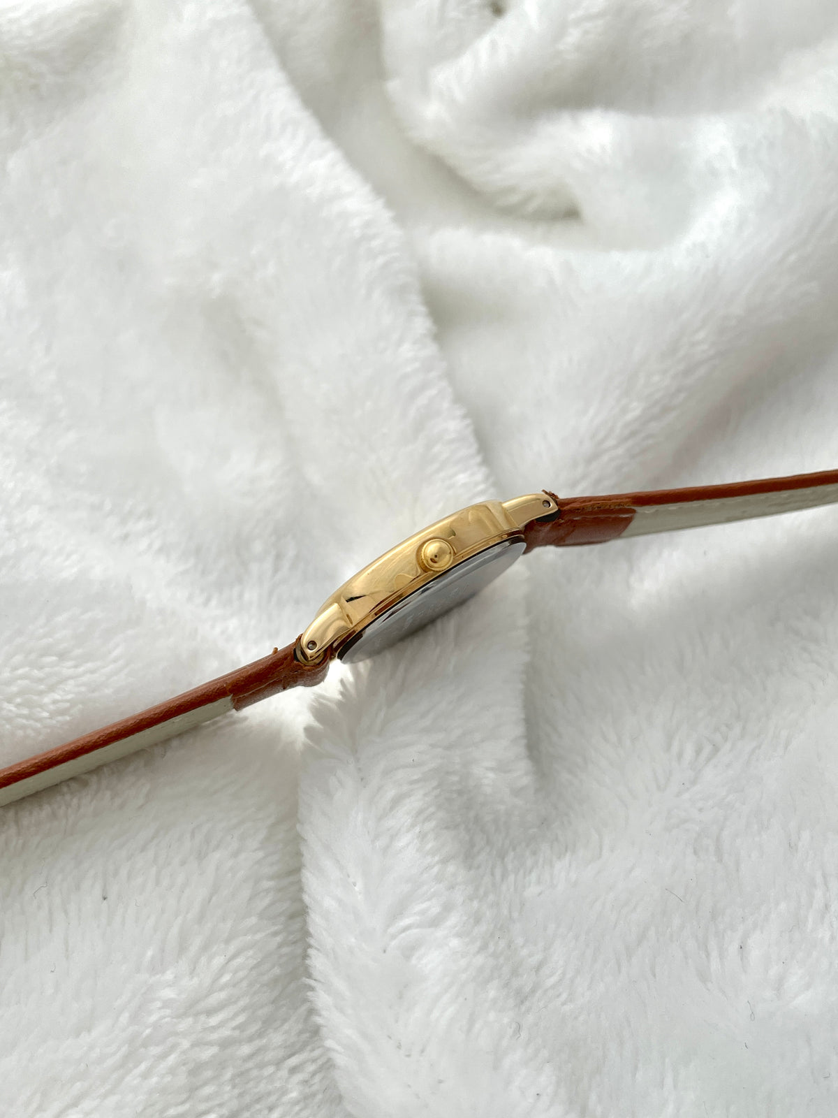 Vintage Seiko Avenue Round Gold