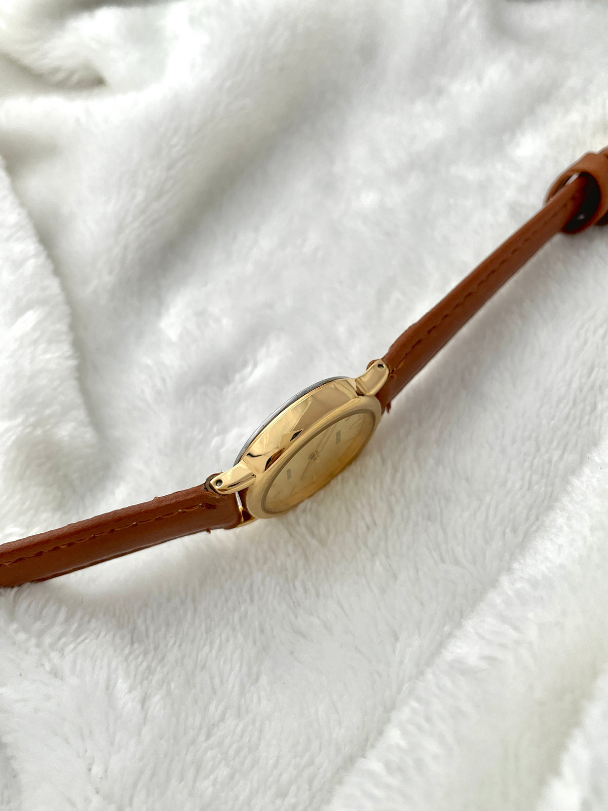 Vintage Seiko Avenue Round Gold