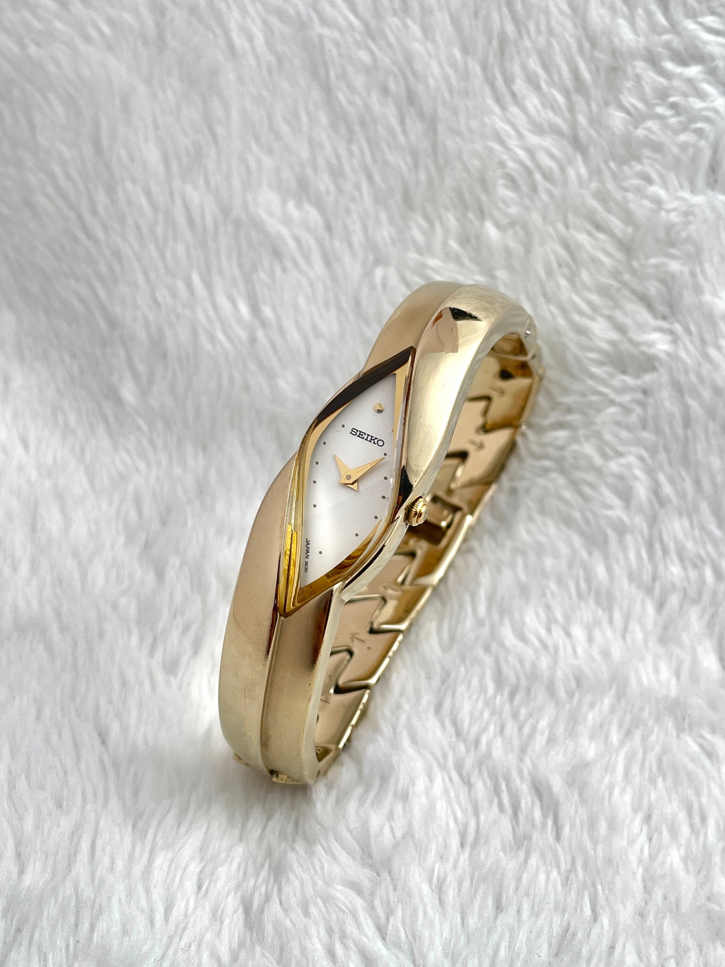 RARE Seiko 90s Gold Tone 2E20-753A Gold Women Watch