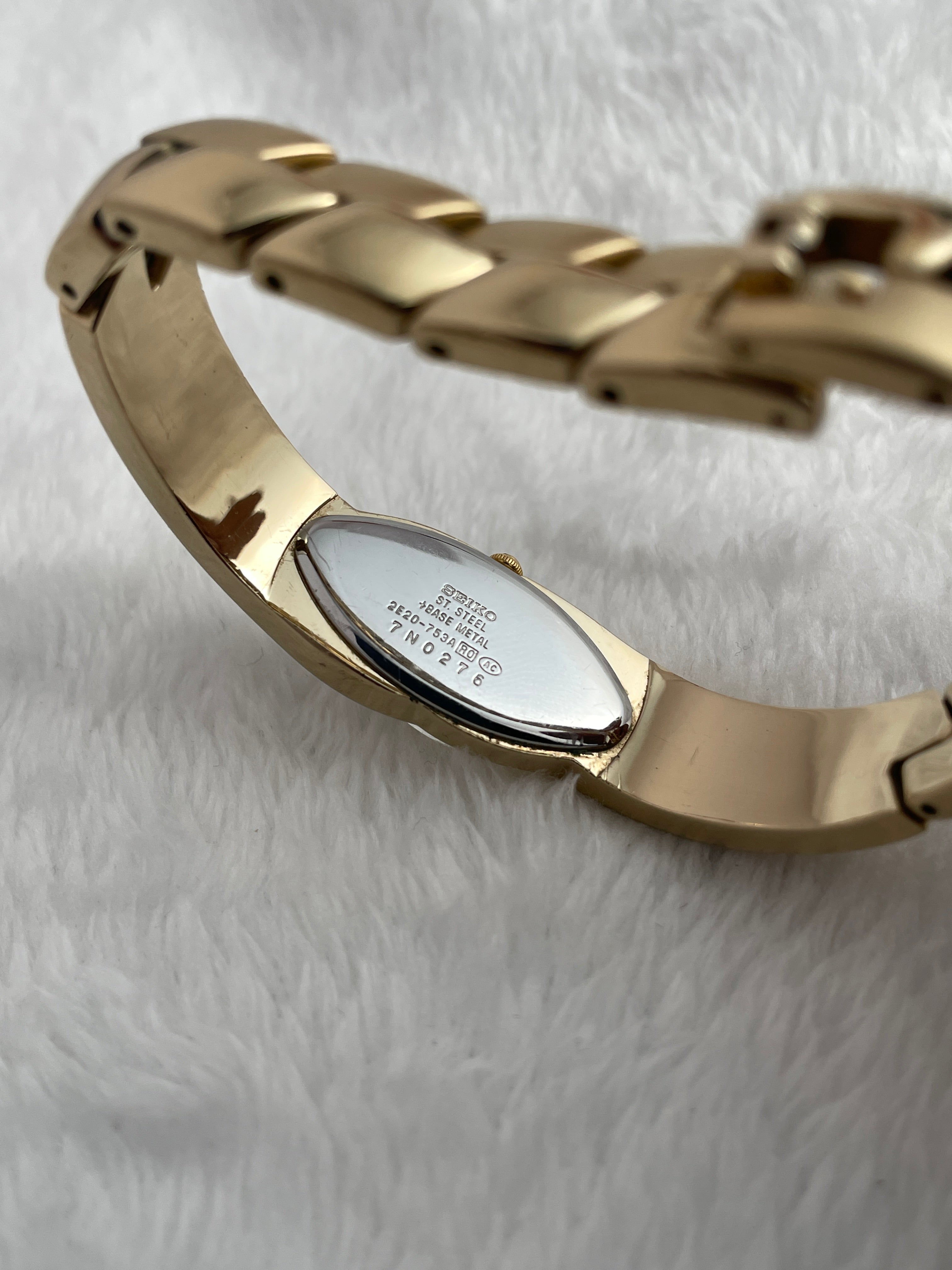 RARE Seiko 90s Gold Tone 2E20-753A Gold Women Watch