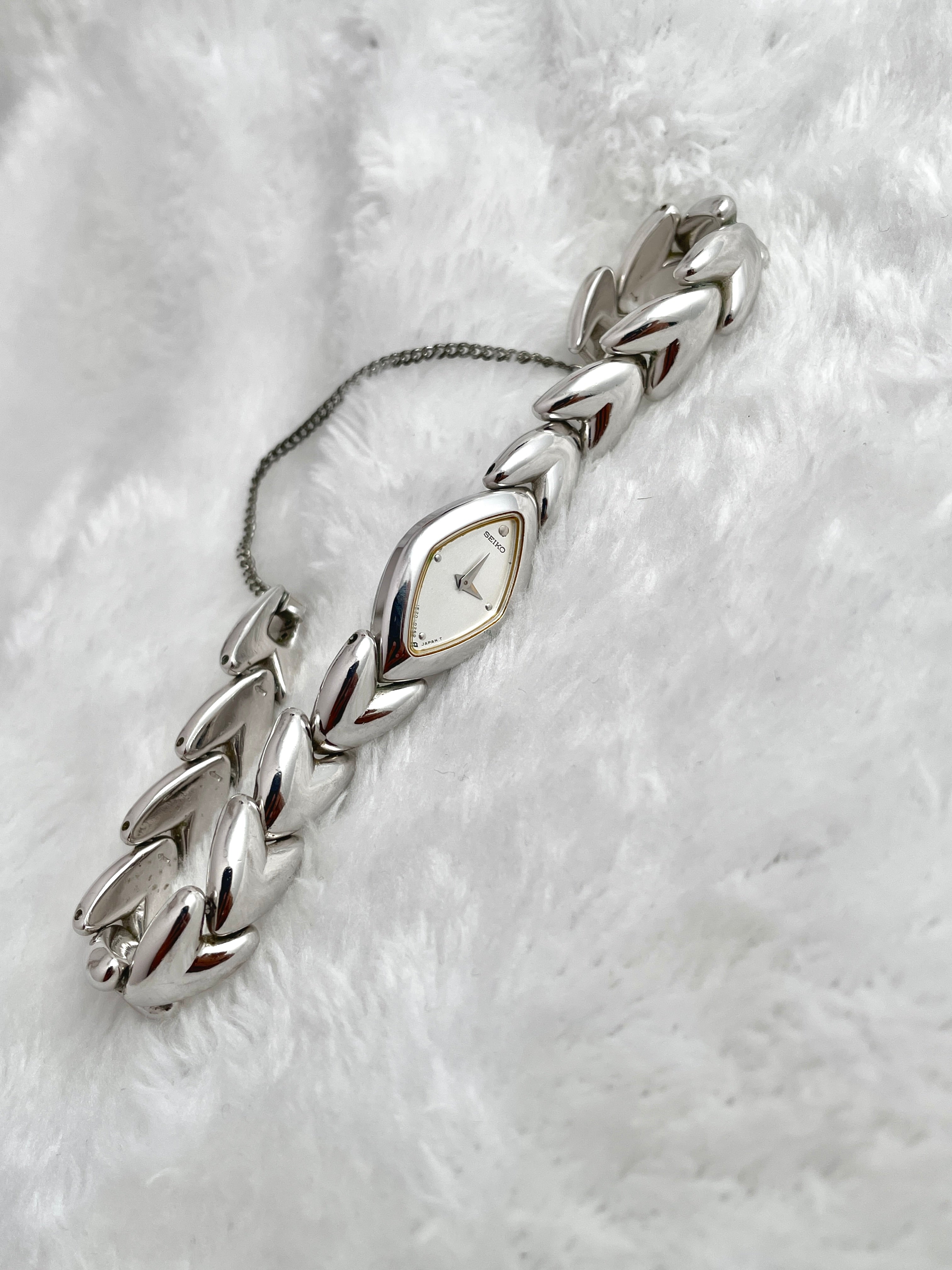 Seiko V Shape Silver