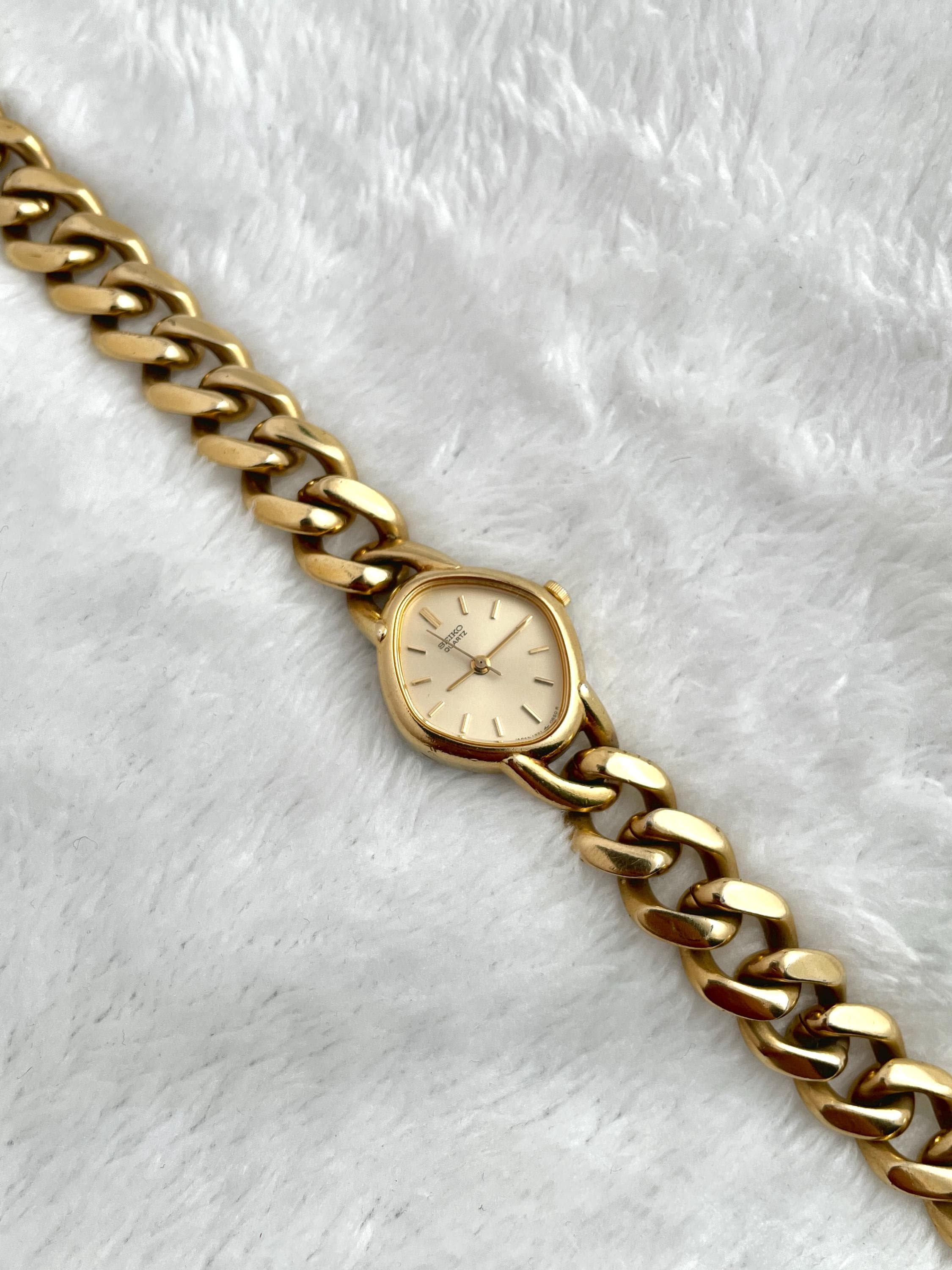 Vintage Seiko Gold Matte Chain 1421-5470 Quartz women Watch